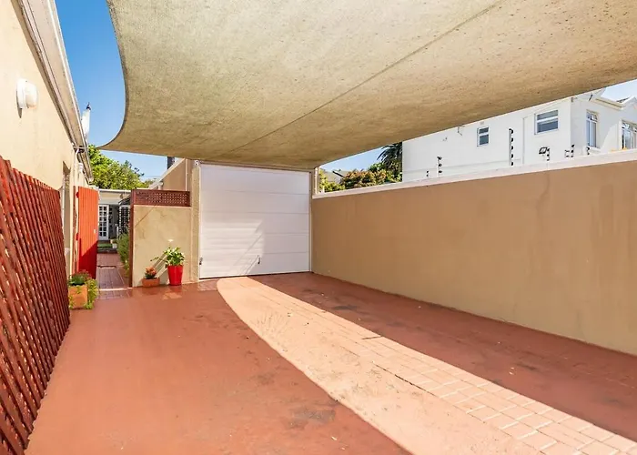 Suburban Bliss With Wifi And Plunge Pool